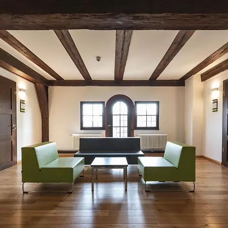 - Youth Auberge de jeunesse *